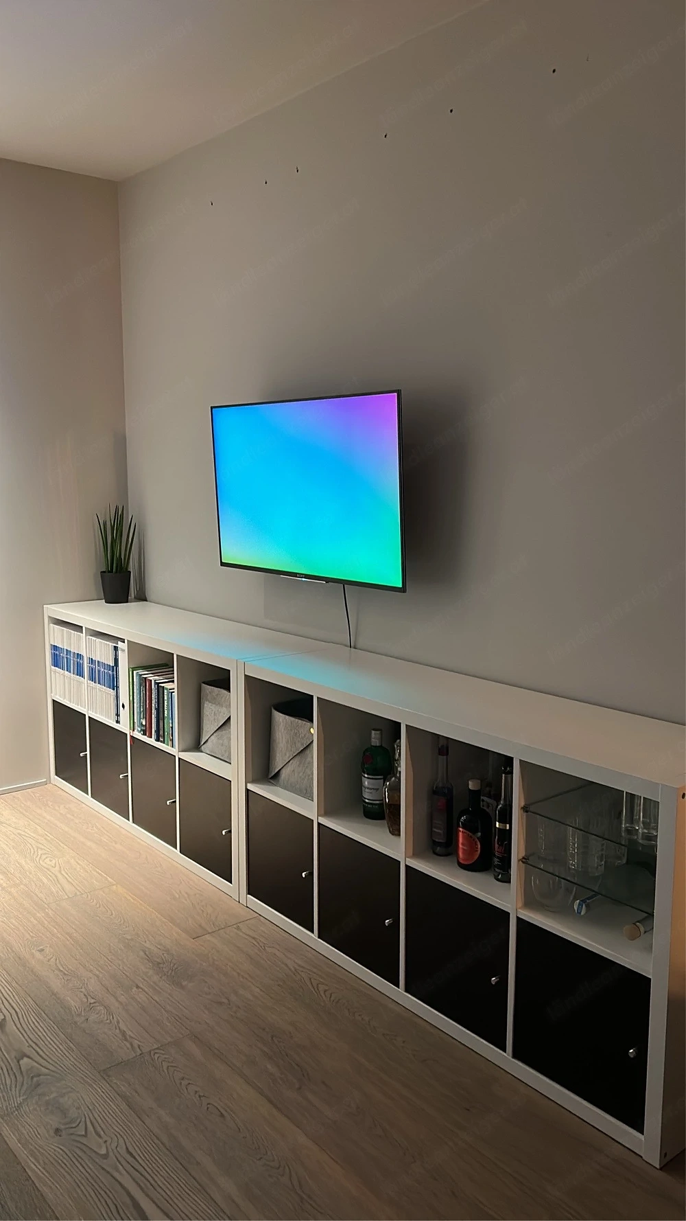 TV Wand 2 teilig mit TV
