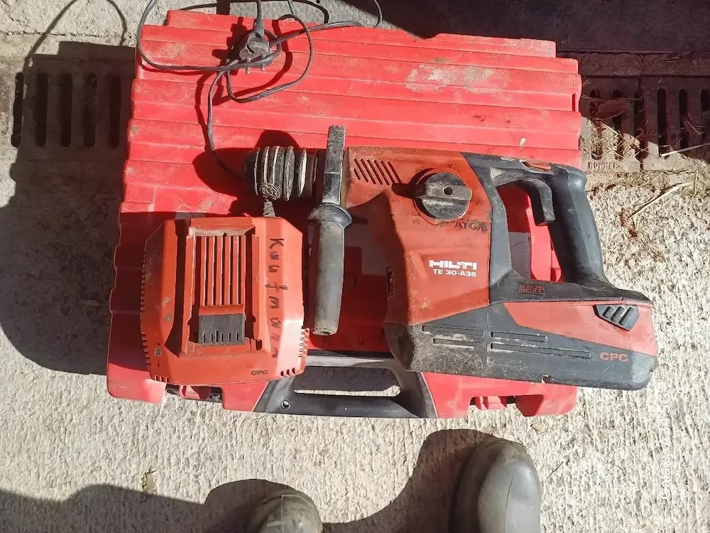 Hilti Schlag- Bohrmaschine TE 30-A36