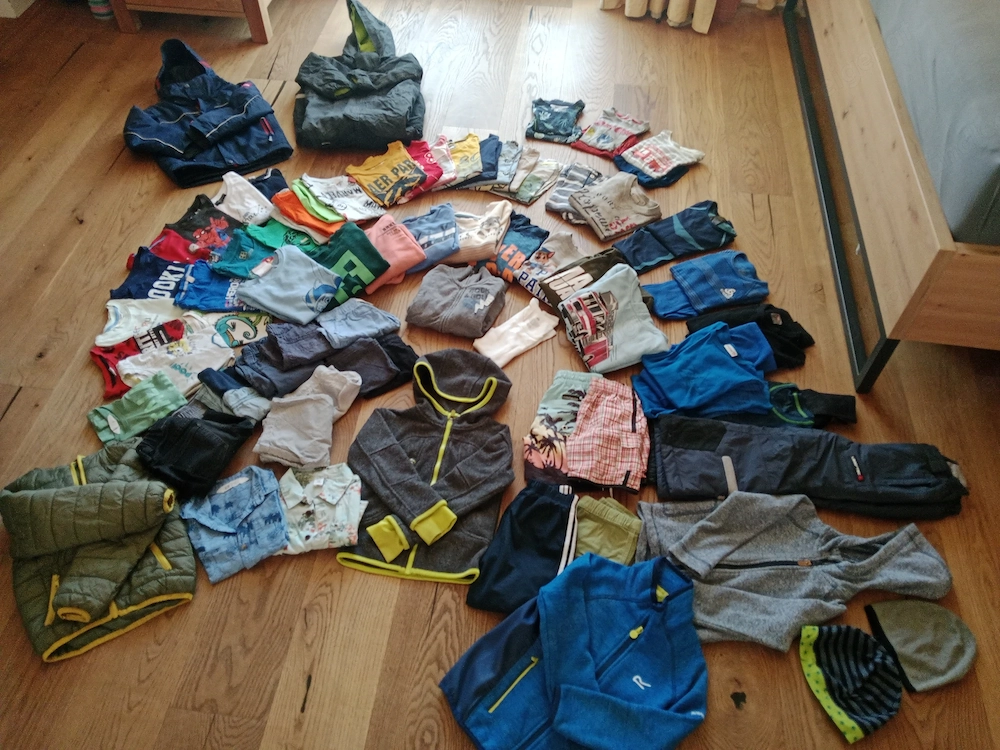 Großes Kleidungspaket für Jungs. Größe 110 116