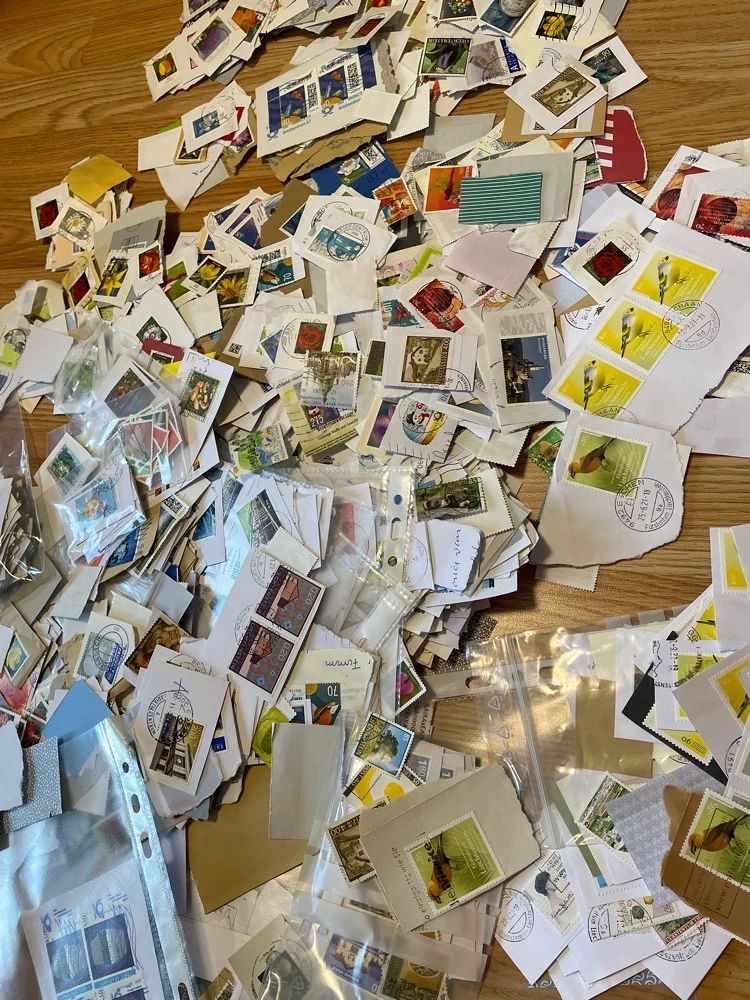 unzählige Briefmarken aus versch Ländern