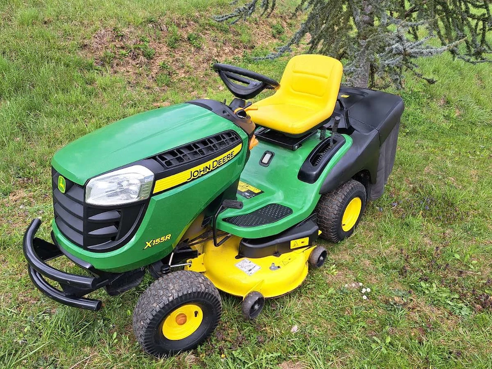 John Deere X155R Rasentraktor