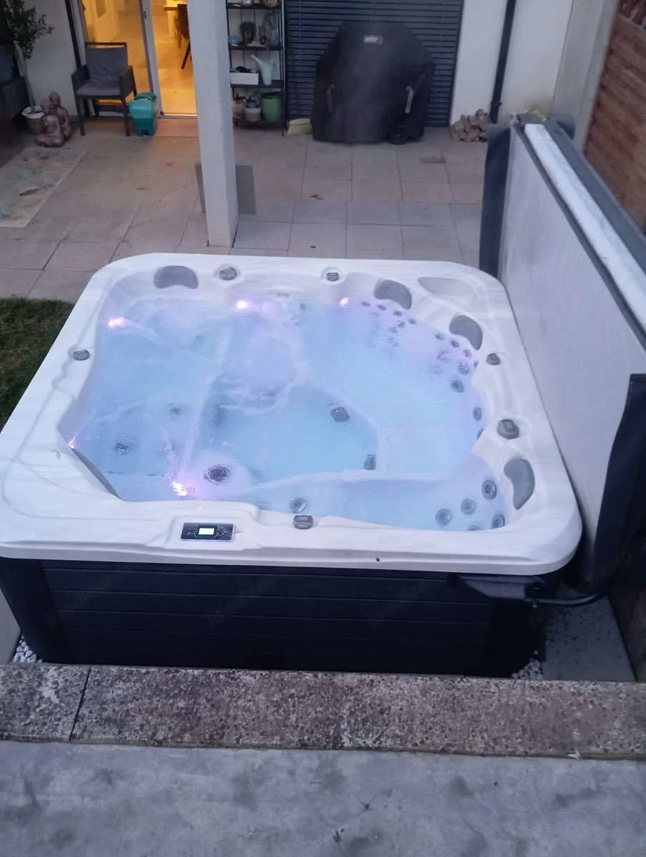 Jacuzzi wie neu 