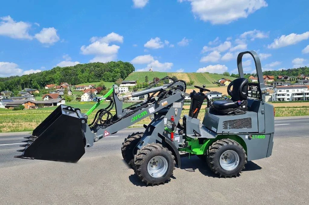 Hoflader L1460 mit Schaufel