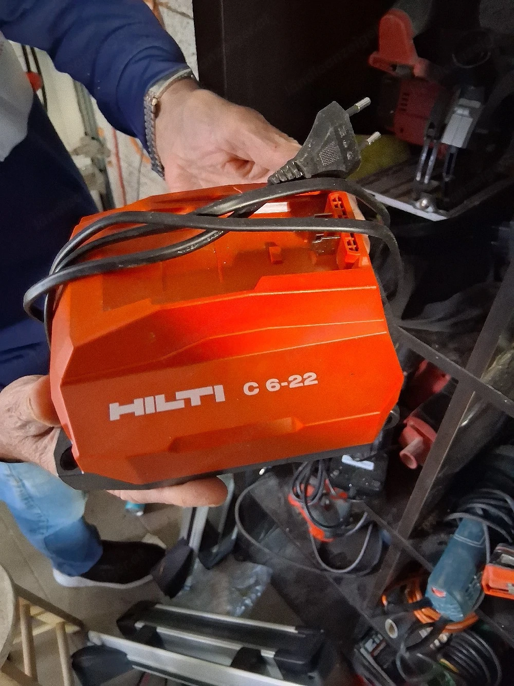 hilti Ladegerät 