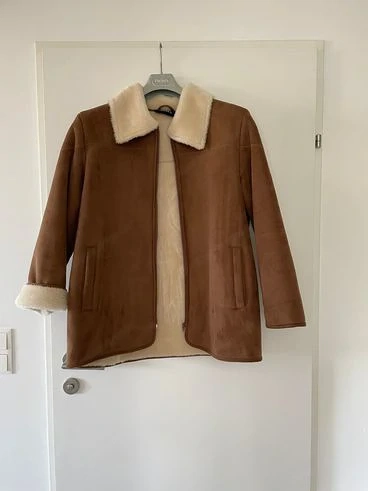 Wunderschöne warme Jacke neuwertig günstig abzugeben