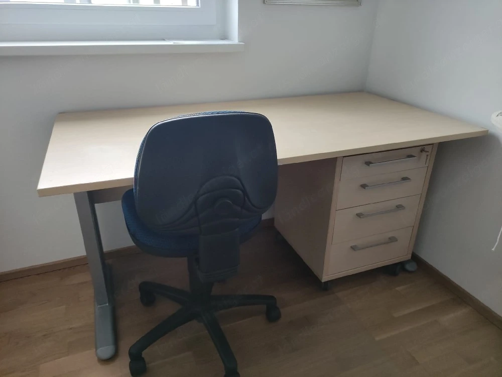 Bürostuhl mit Tisch Rollcontainer 