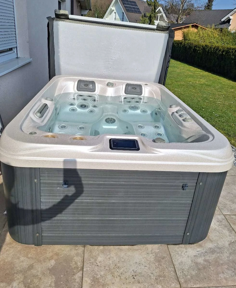 Armstark Whirlpool Austria, Celestite