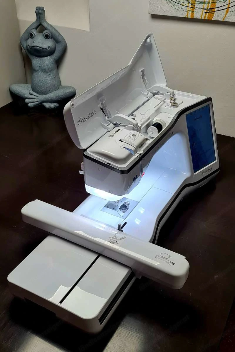 Brother Stellaire Innov-is XE2 Stickmaschine