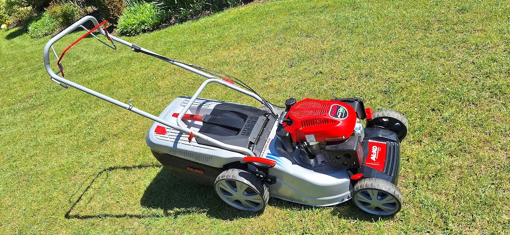 Benzinrasenmäher
