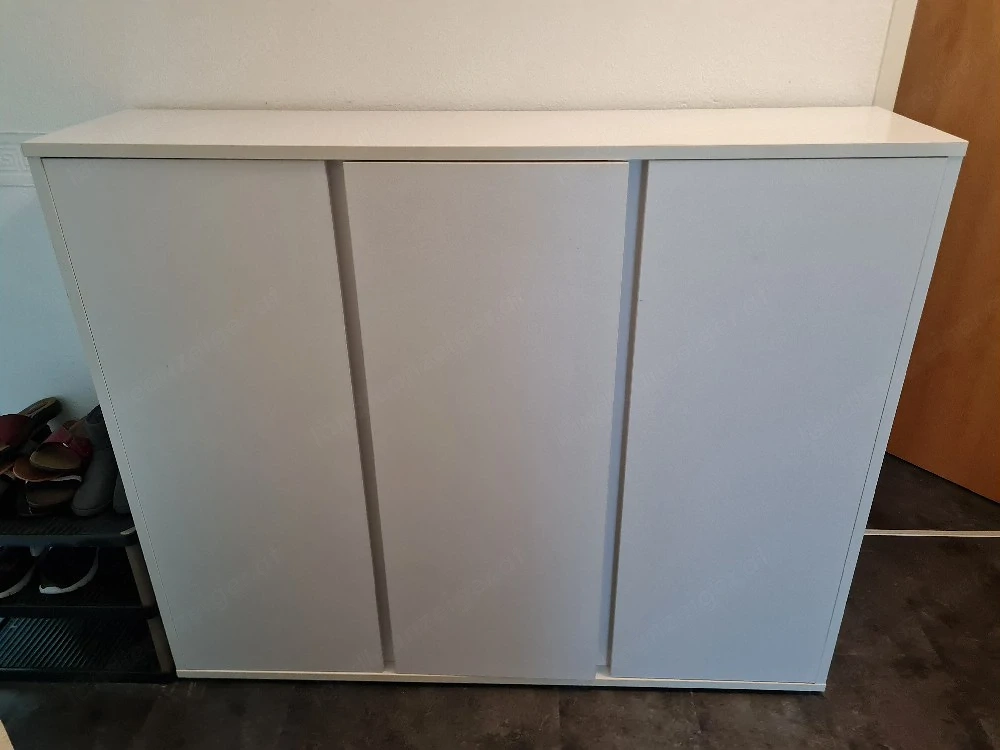 Großer Schuhschrank mit 18 Fächer