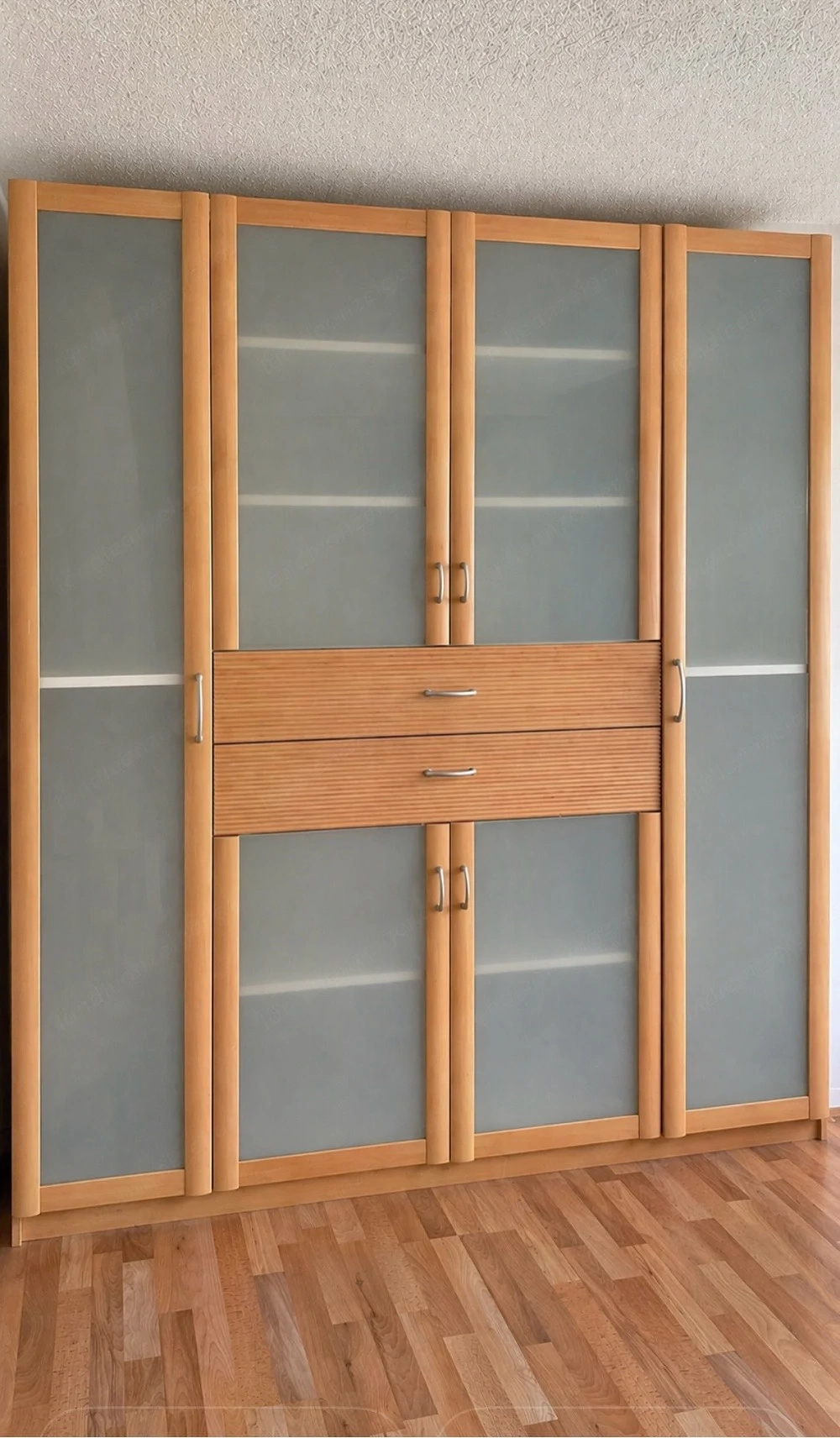 Kleiderschrank