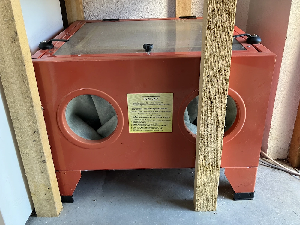 Sandstrahlgerät, Sandstrahlkabine