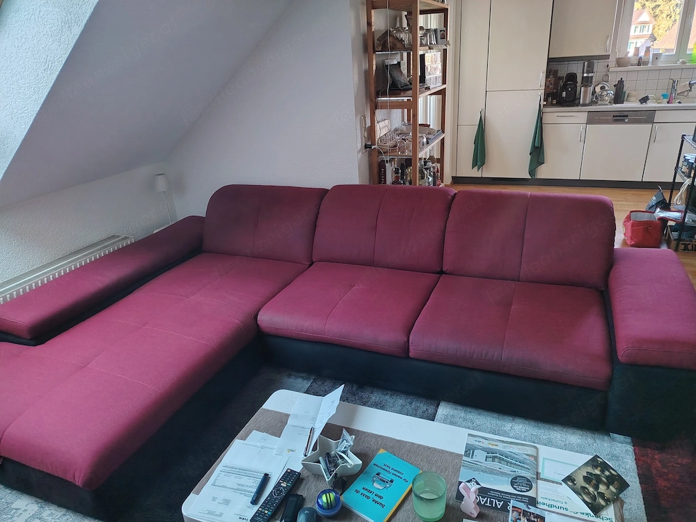 Eck-Couch herzugeben