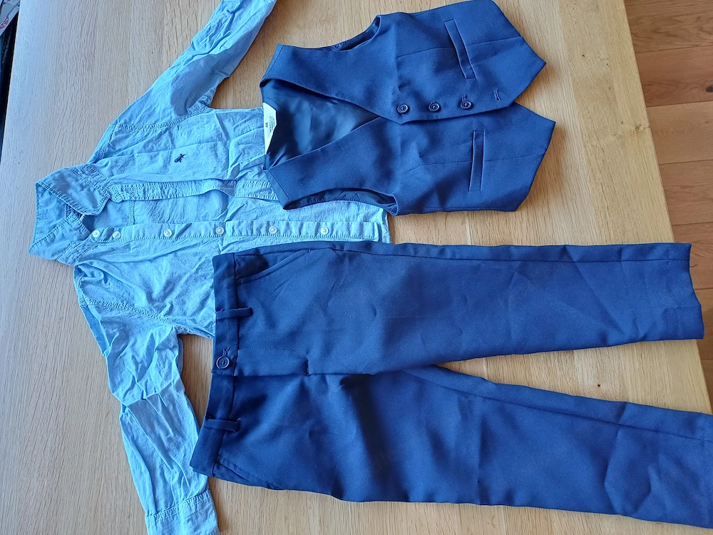 Bekleidungspaket Buben Gr 104 - 32 Teile