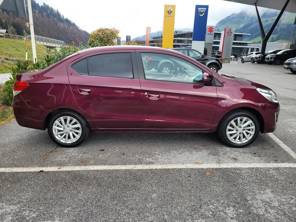 Mitsubishi Attrage 1,2 MIVEC Intense CVT Automatik