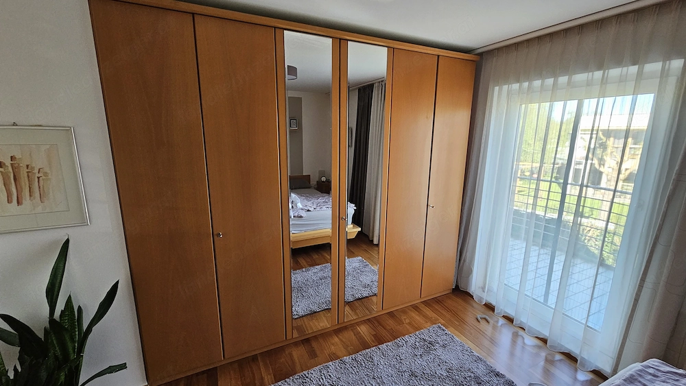 Schlafzimmerschrank aus Buche robuster Aufbau