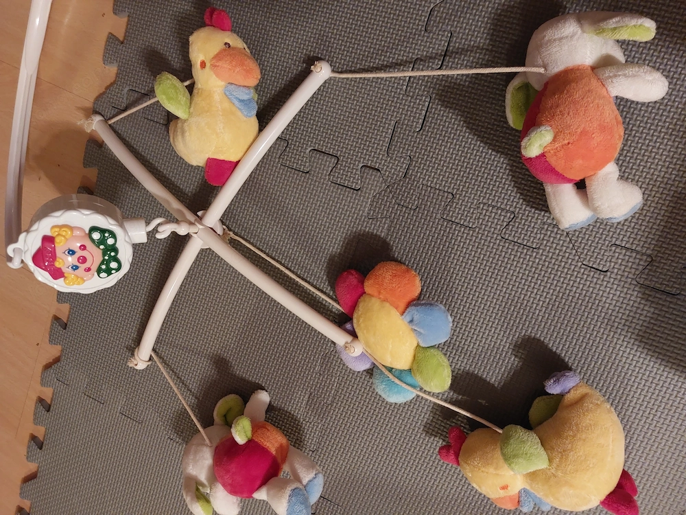 Elektrisches Mobile mit Spieluhr