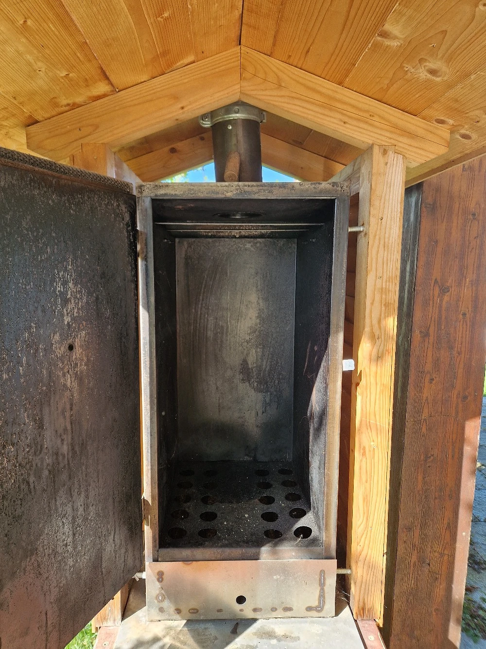 Räucherschrank Edelstahl mit Überdachung