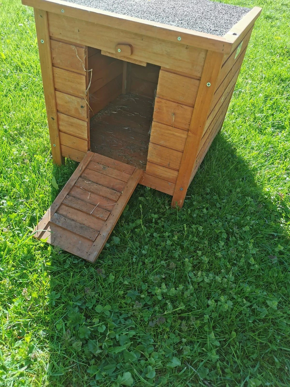 Kaninchenhaus zu verschenken