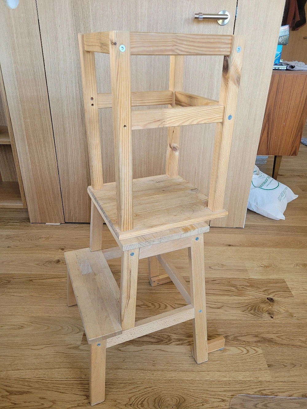 Ikea Lernturm mit Umkippschutz