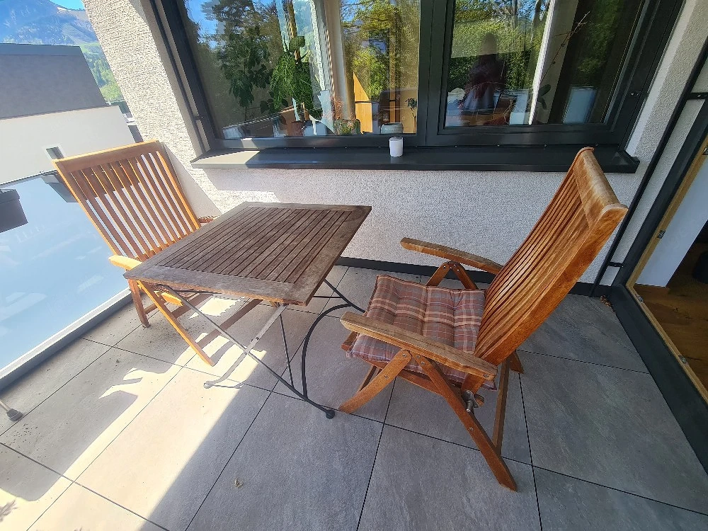 Gartentisch mit 2 Stühlen