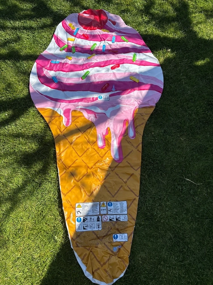 Eisförmige Poolliege 