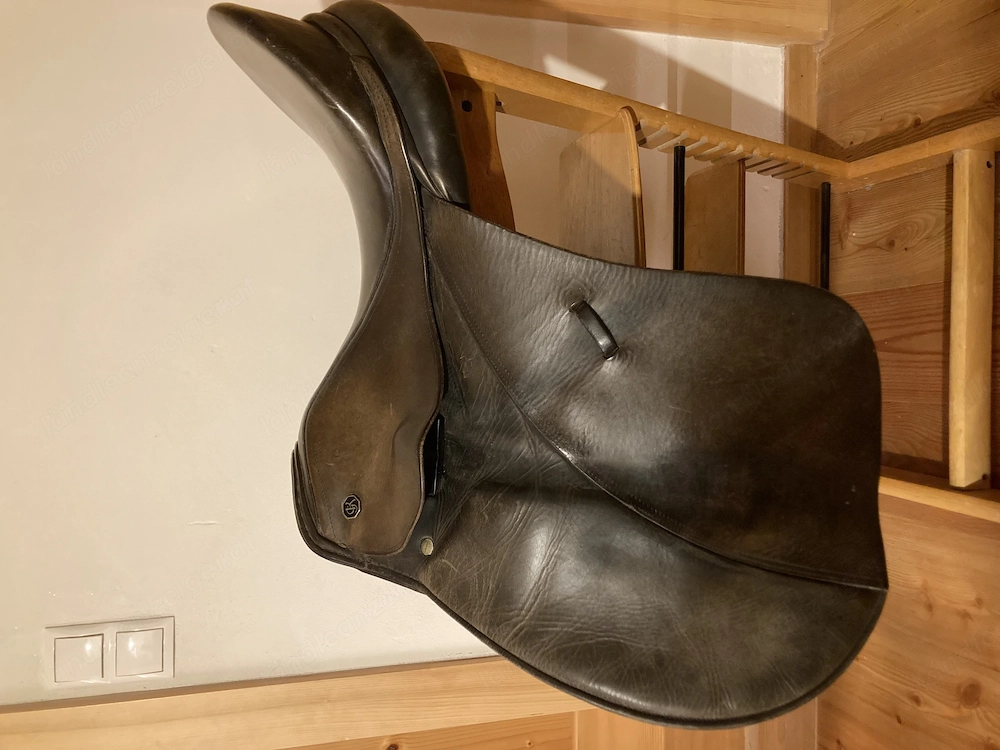 Georg Kieffer Dressursattel für schmales Warmblut
