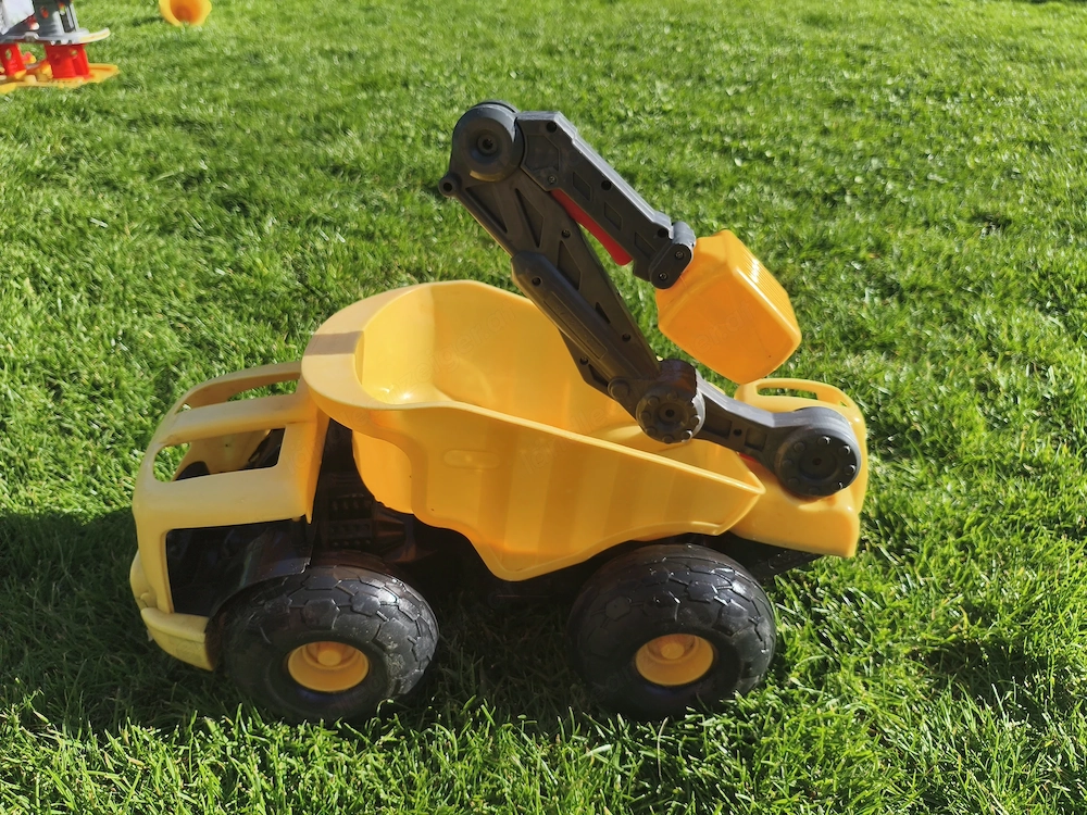 50 cm. langer LKW mit Baggerarm Spielzeug Garten