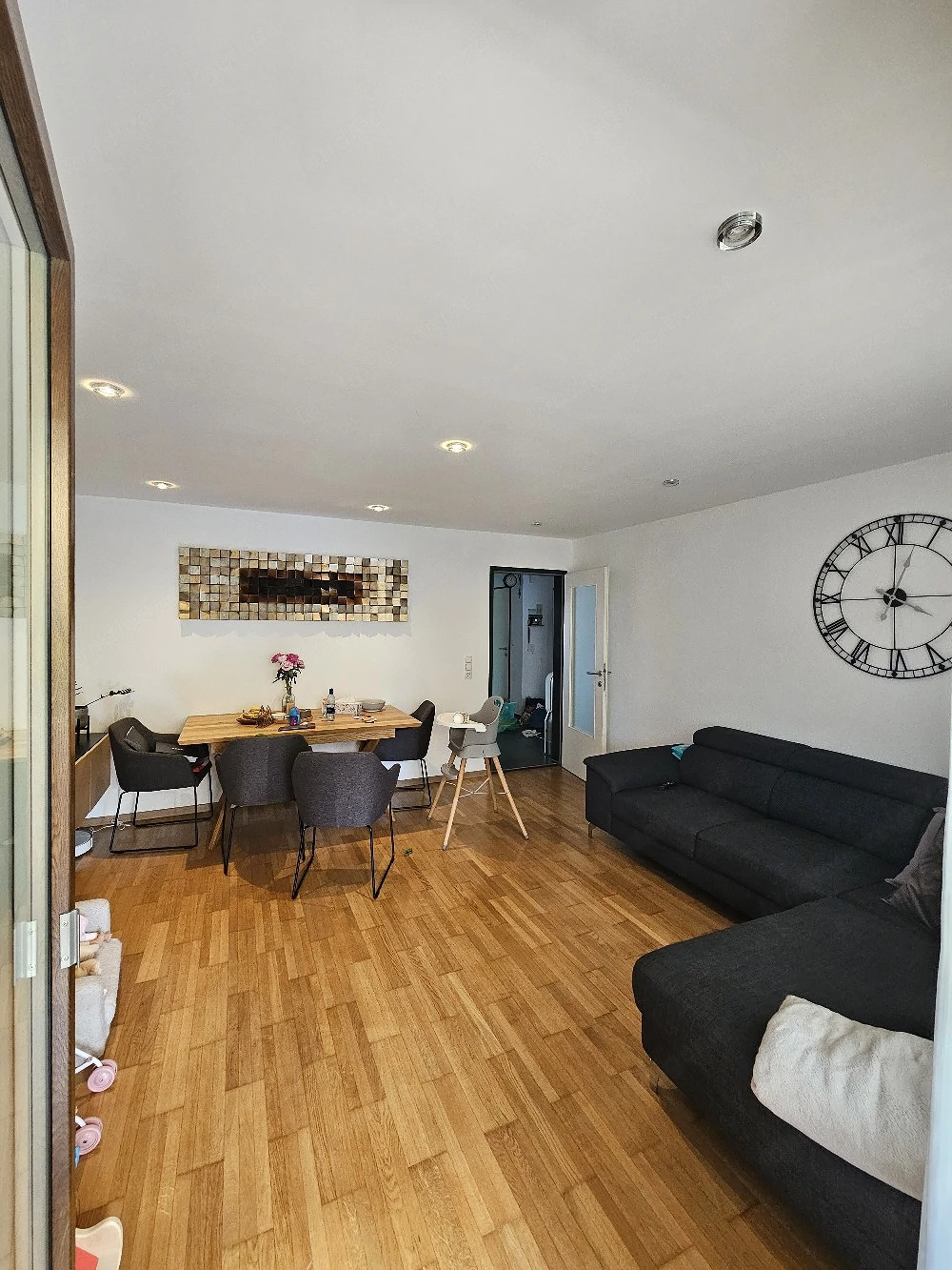 3-Zimmer-Wohnung mit 2 Balkonen und Tiefgaragenplatz in ruhiger Lage in Götzis zu vermieten.