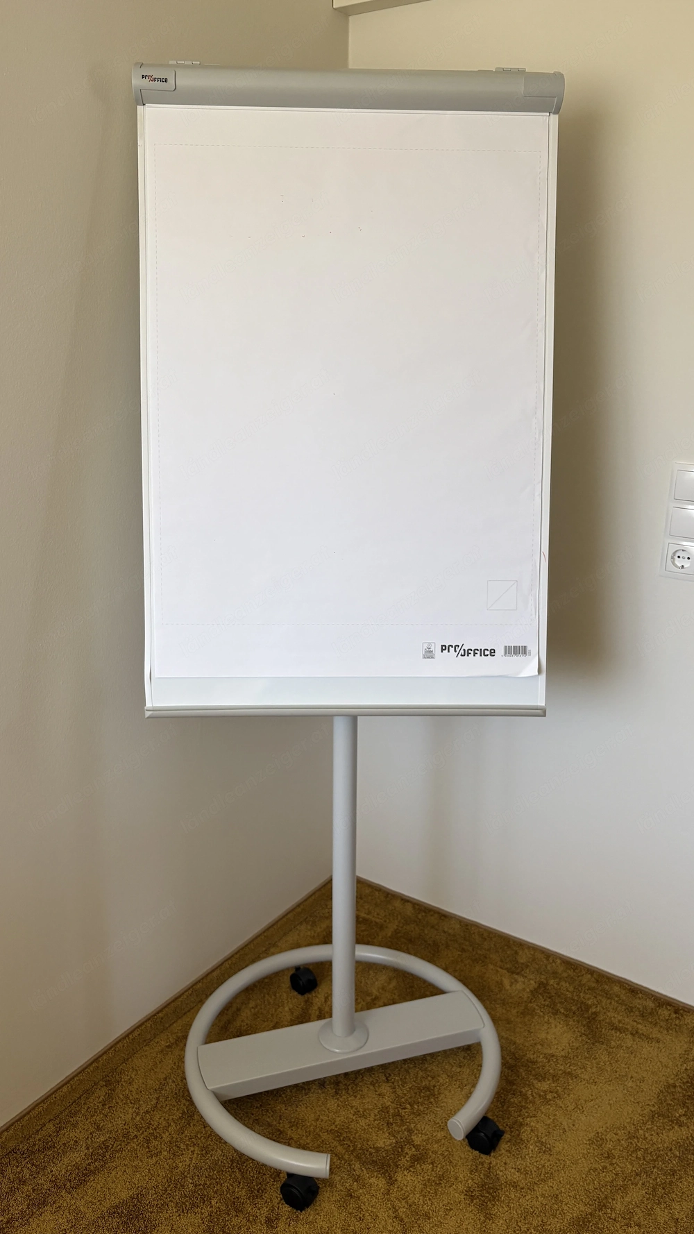 Flipchart mit Whitebord und Rollen neuwertig