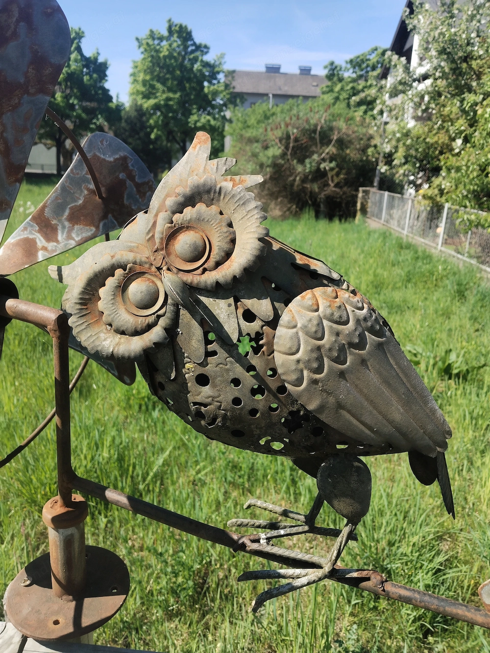 Windrad mit Eule für den Garten