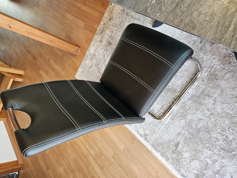 Set aus 5 Stühlen, wie Neu