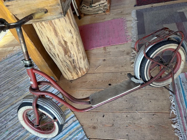 alter Tretroller, Kinderroller, luftbereift, 1970er Jahre