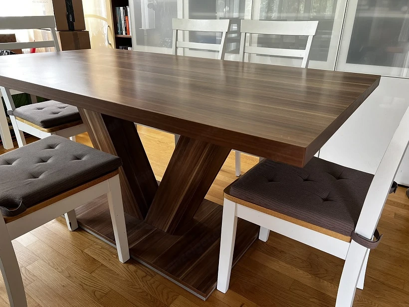 Esstisch mit Stühle