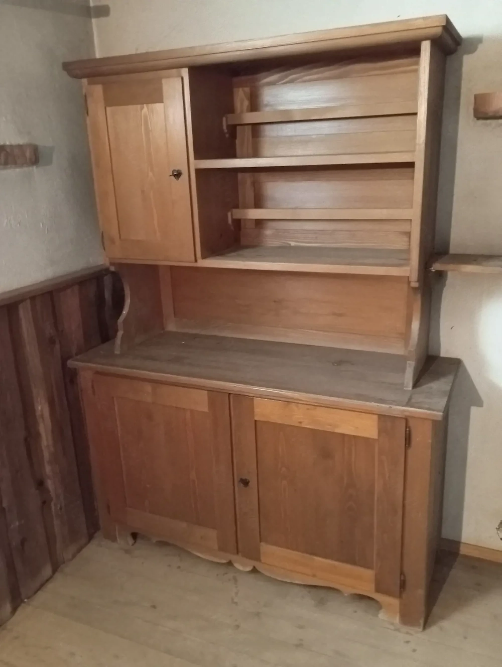Vollholz Schrank rustikal 