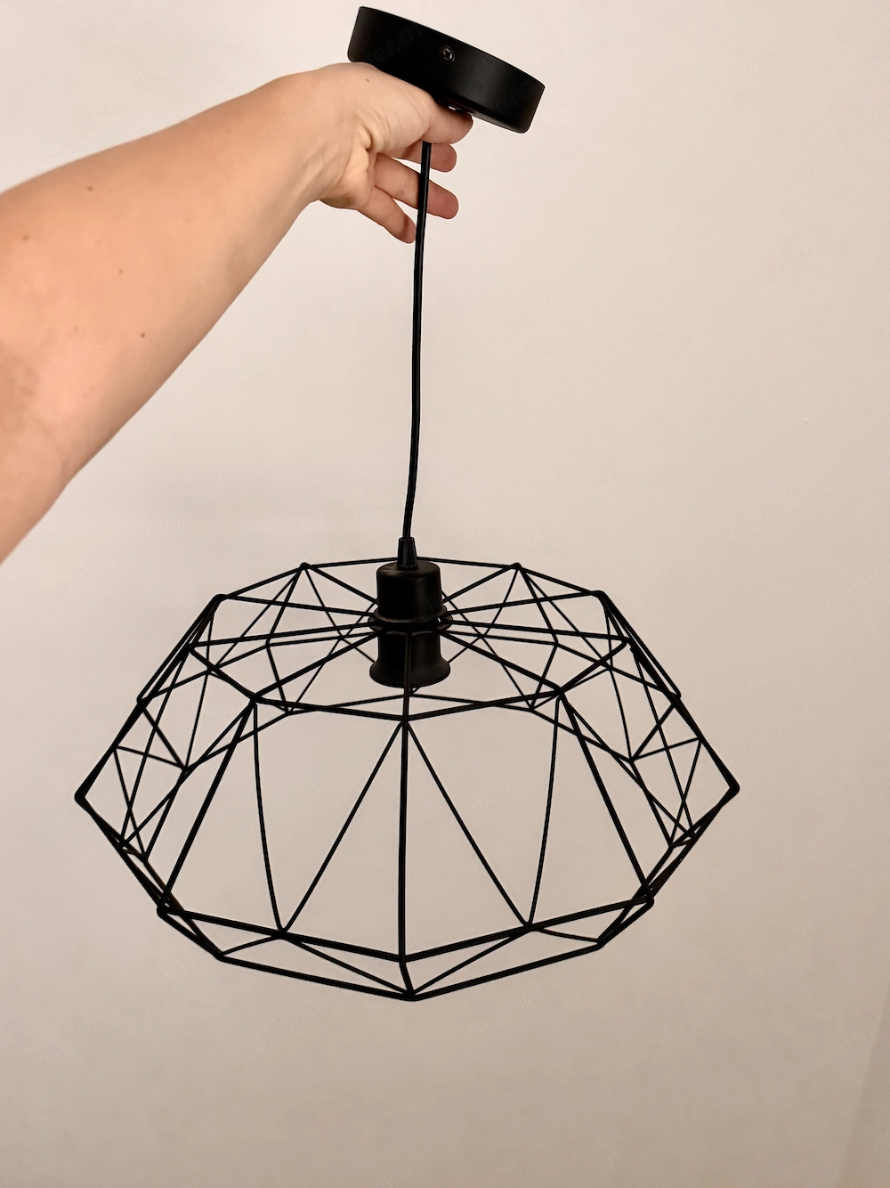 Hängeleuchte in geometrischer Optik