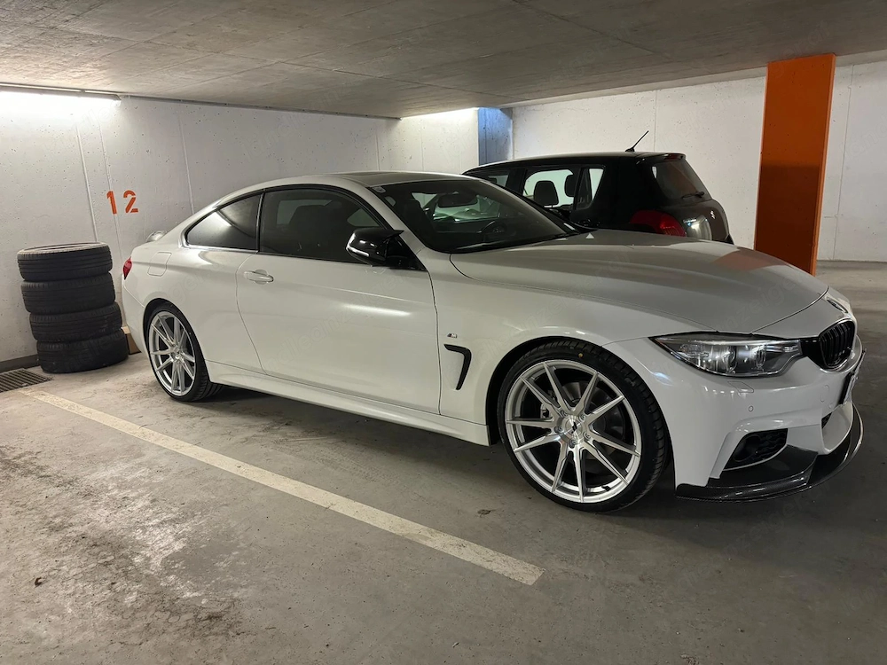 Japan Racing JR21 20 Zoll mit Reifen und RDKS für BMW 5x120