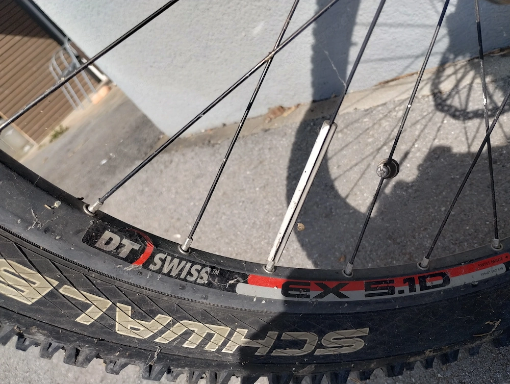 Mountainbike dt Swiss und scheibenbremsen