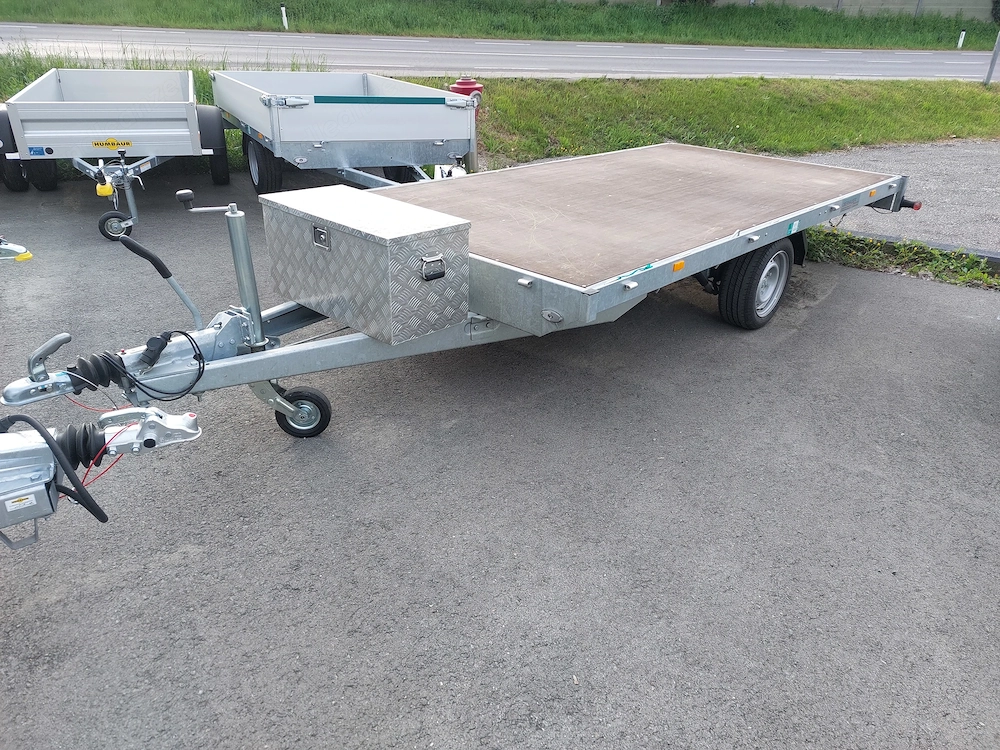 PKW Anhänger 1800kg Plattform Rampen