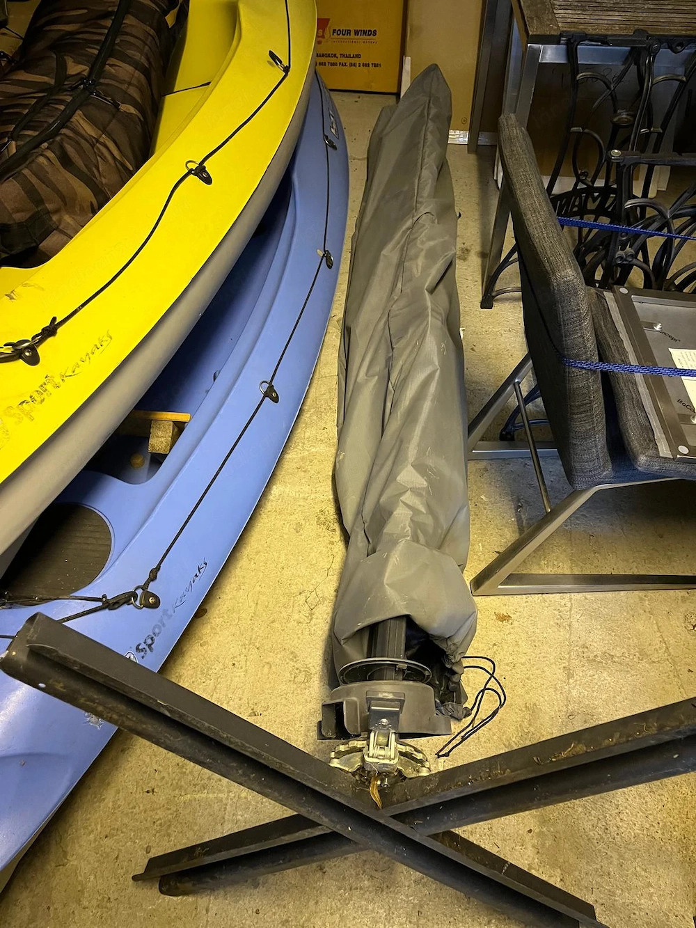 Ampelsonnenschirm zu verschenken