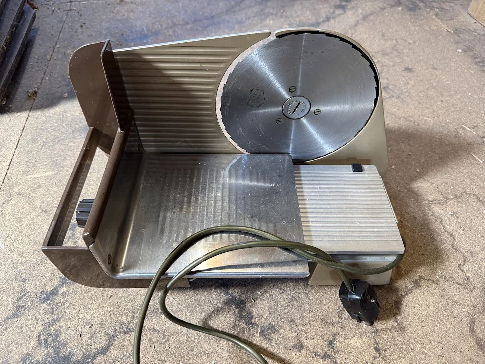 Brotschneidemaschine