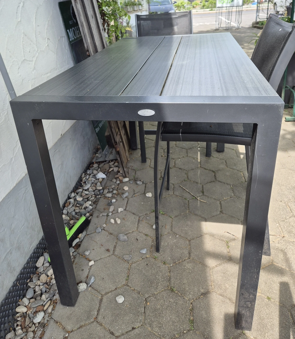 Gartentisch mit 6 Stühlen 