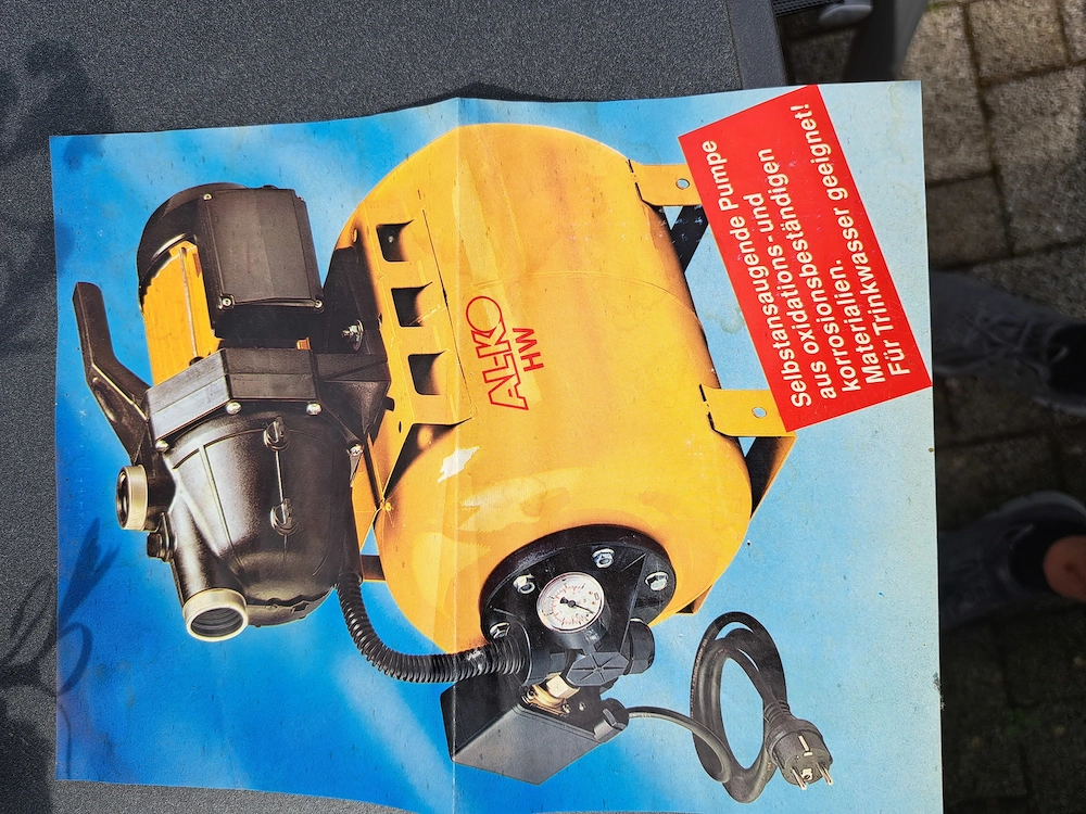 HAUSWASSERWERK BJ. 98, ORIGINAL VERPACKT, nie gebraucht, inkl. 2 Filter und Schlauch 