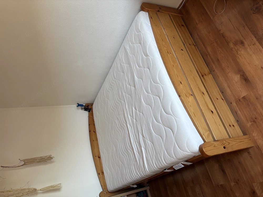 Bett 140x200cm mit Matratze