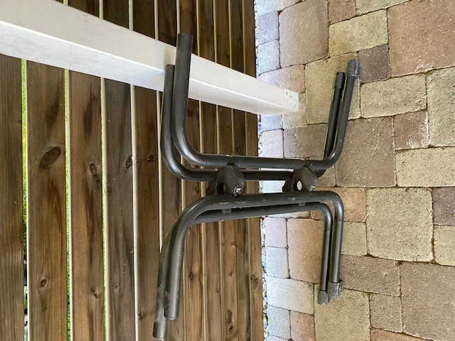 zu verschenken. Gartentisch 70cm x 70cm