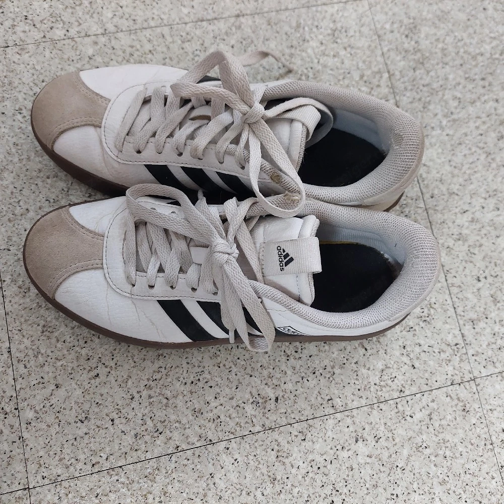 Adidas Schuhe 37
