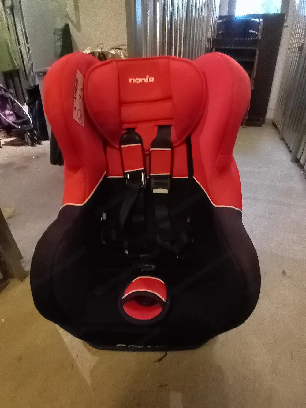 Kindersitz rot schwarz