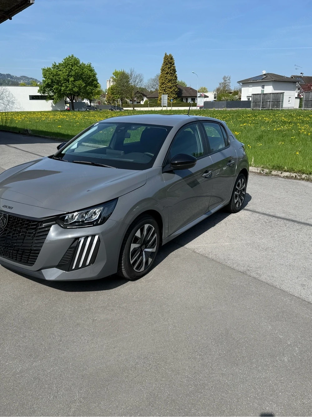 Peugeot 208 Active PureTech Nur 8.500KM!!!