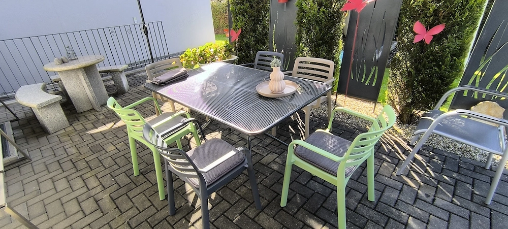 Metall Tisch zu verschenken