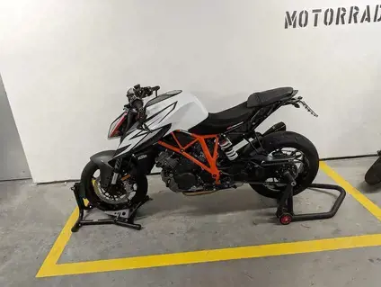 KTM 1290 Super Duke R   Weiß   Akrapovic   Top Zustand   viele Extras